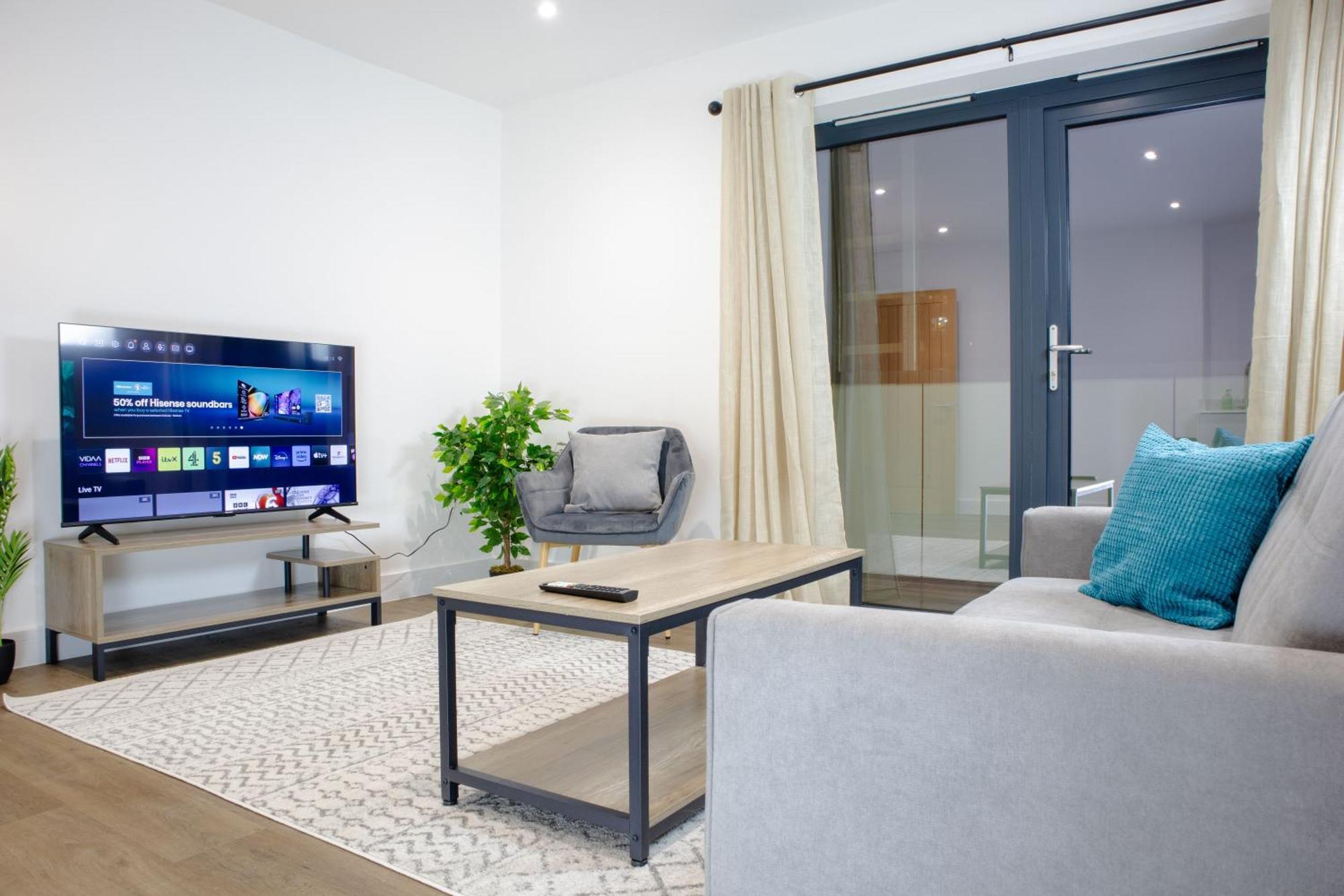 Central 2 Bed 2 Bath Apartment Near Brighton College, Beach, Hospital - Long Stay Offers Bagian luar foto
